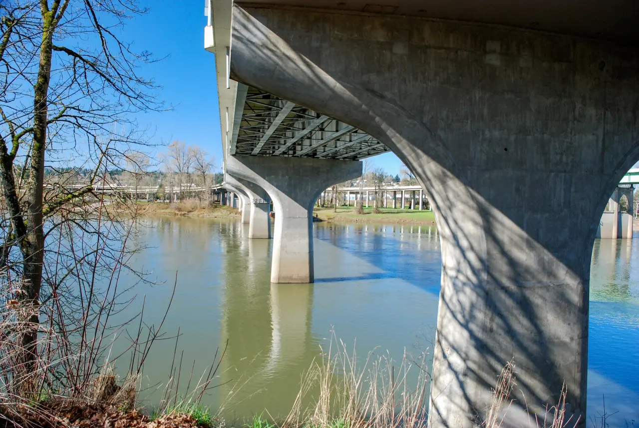 Willamette River landscape in Salem